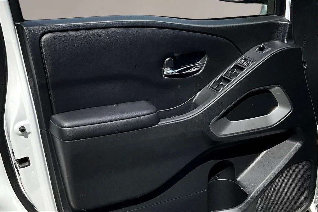 Used 2023 Glacier White Nissan SV image 19