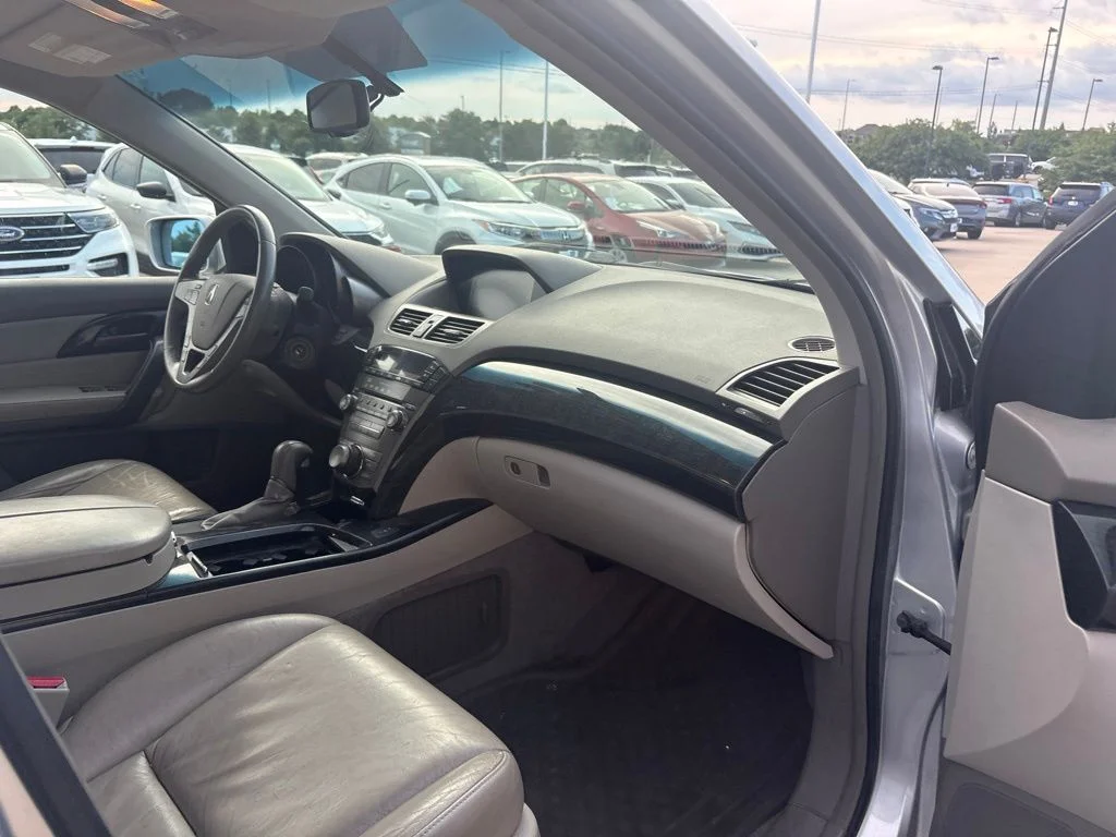 Used 2008 Silver Acura Technology SH-AWD image 25