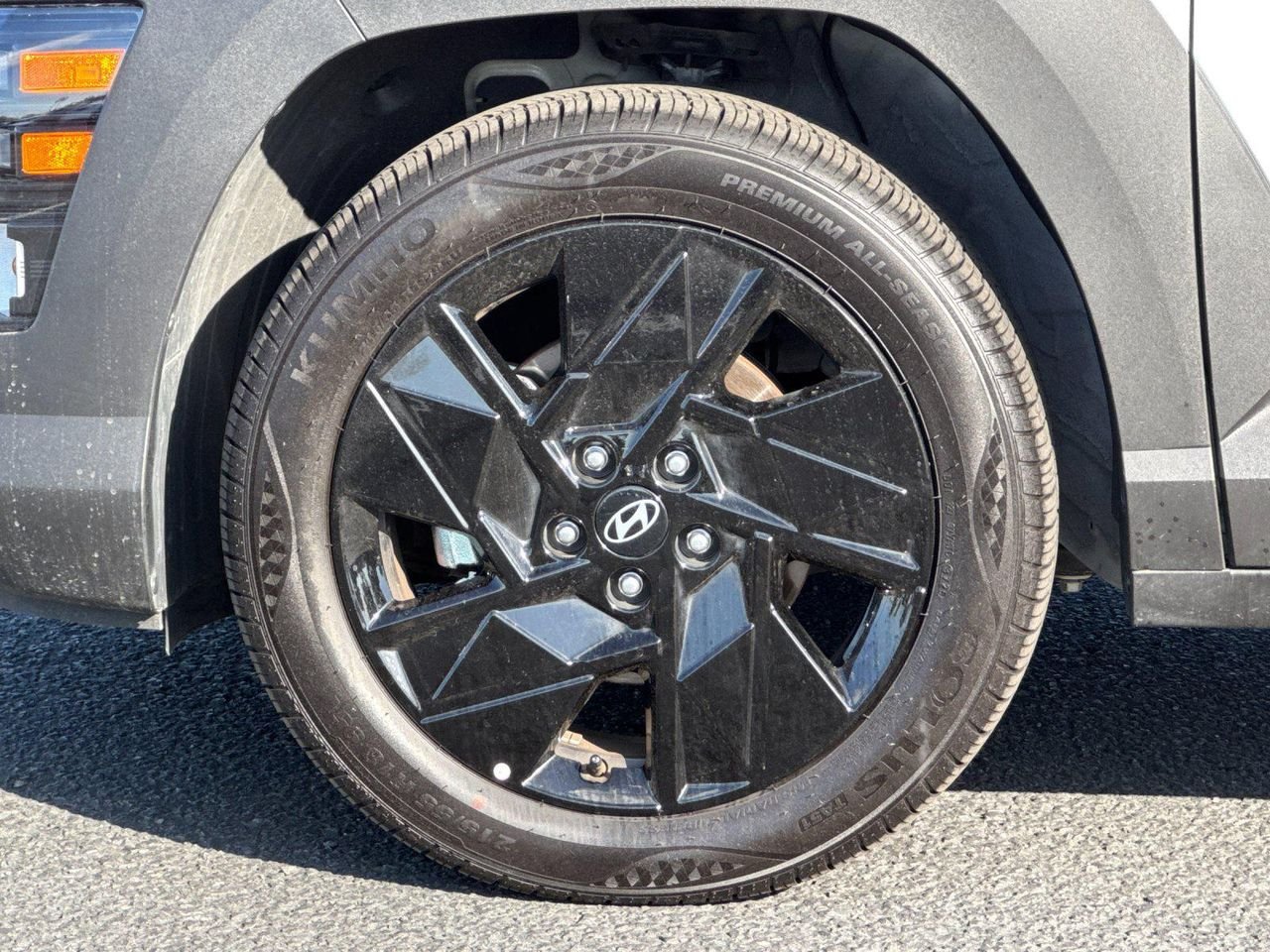 New 2026 White Hyundai SEL Sport FWD image 24