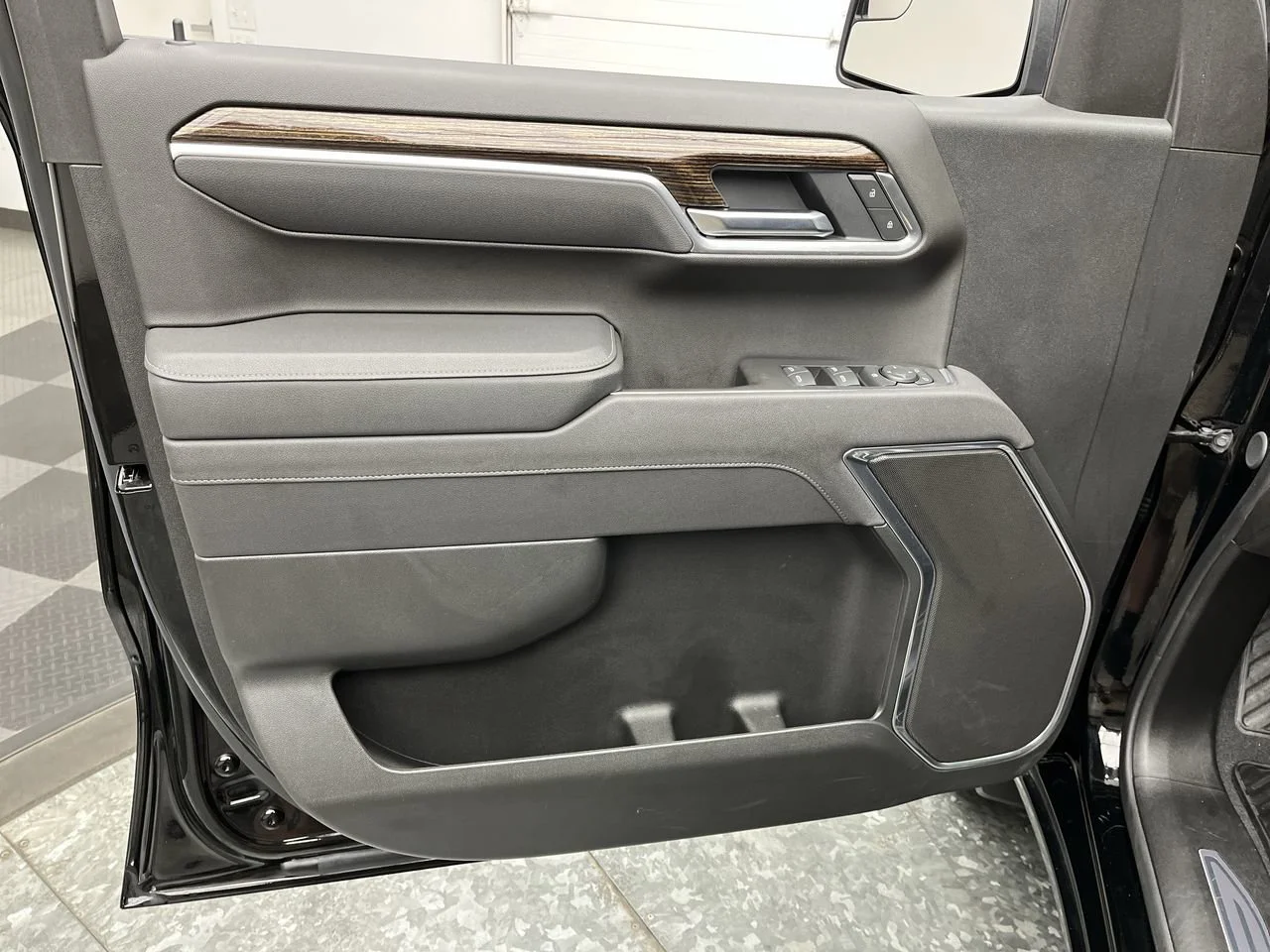 2025 GMC Sierra 1500 SLE - Photo 8