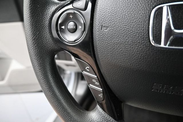 Used 2017 Lunar Silver Metallic Honda LX image 6