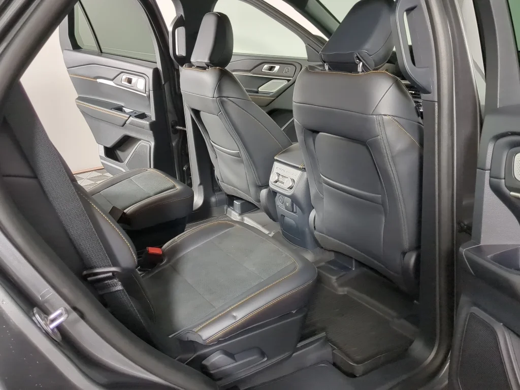 New 2026 CARBONIZED GRAY METALLIC Ford Tremor image 22