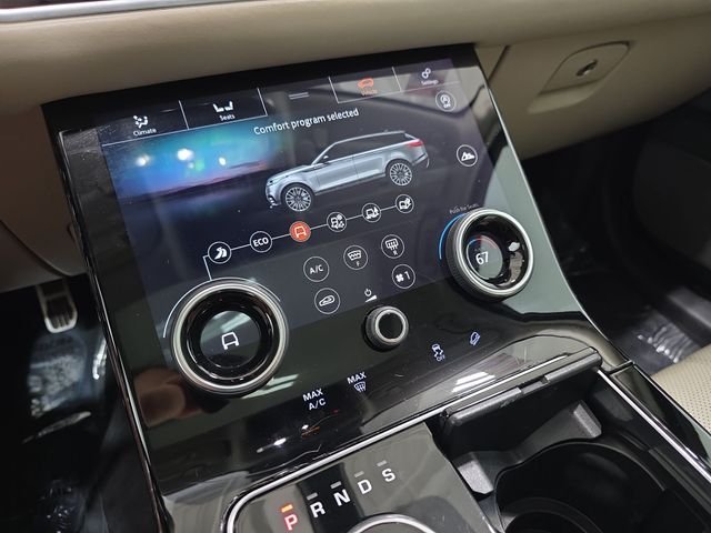 Used 2018 Fuji White Land Rover SE R-Dynamic image 24