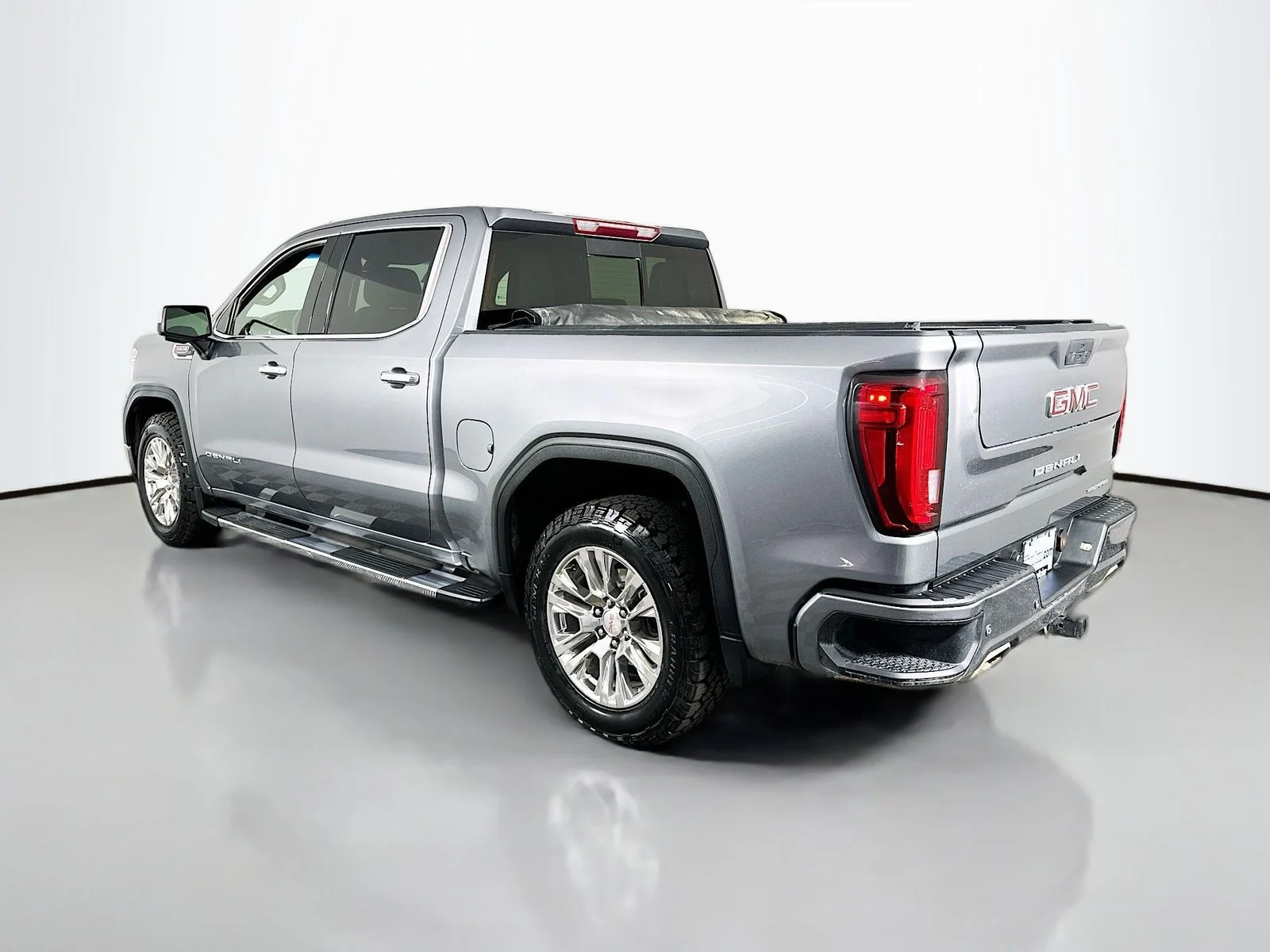 Used 2020 Steel Metallic GMC Denali image 6