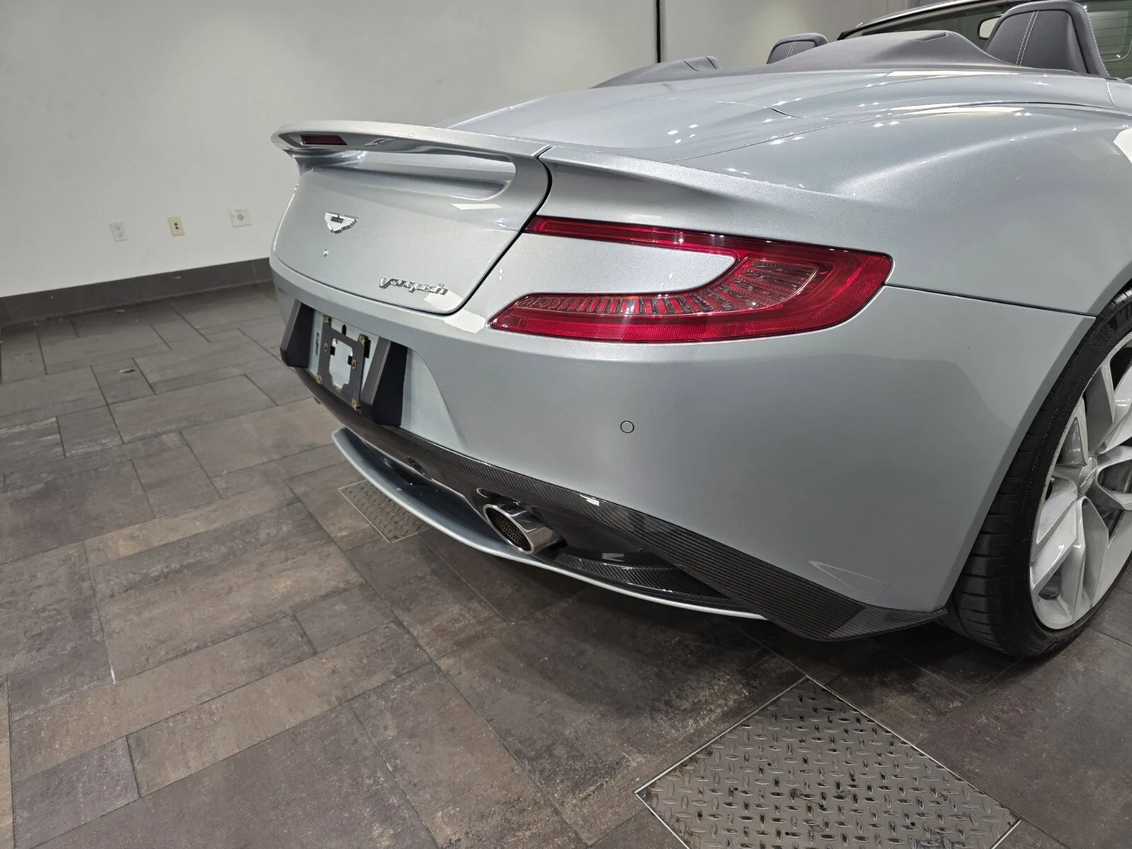 Used 2017 Q Titanium Silver Aston Martin Volante image 8