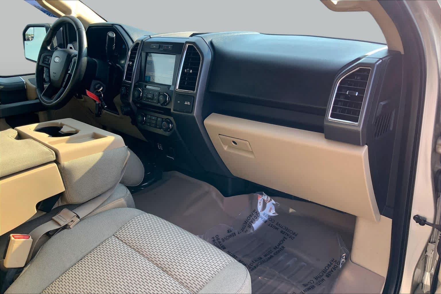 Used 2017 White Gold Ford XLT image 17