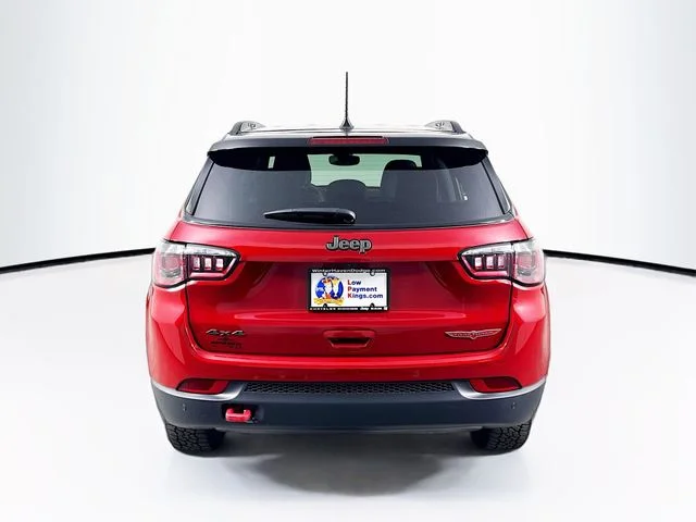 New 2026 Red Hot Pearl-Coat Exterior Paint Jeep Trailhawk image 6