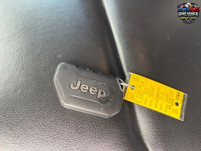 Used 2023 Gray Jeep Rubicon image 28