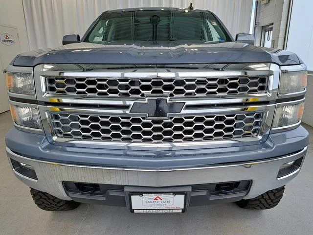 Used 2015 Gray Chevrolet LT image 2