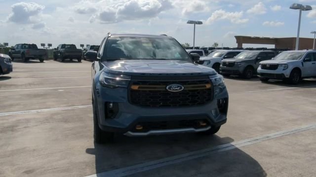 New 2026 Vapor Blue Metallic Ford Tremor® image 75