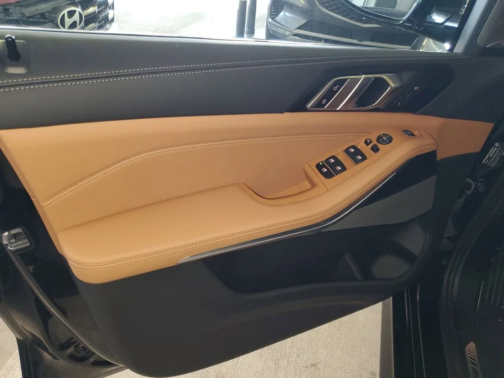 Used 2026 Black BMW sDrive40i image 14