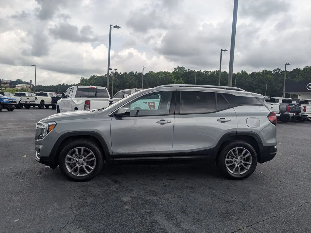 Used 2023 Sterling Metallic GMC SLT image 8