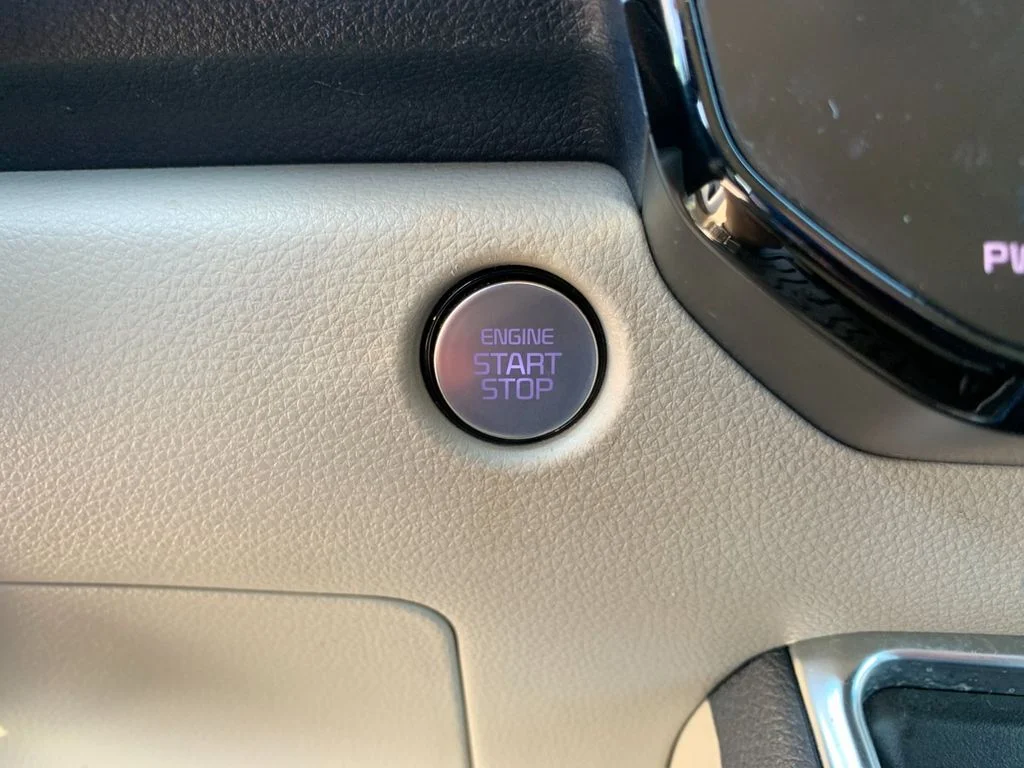 Used 2025 White Kia SX image 29