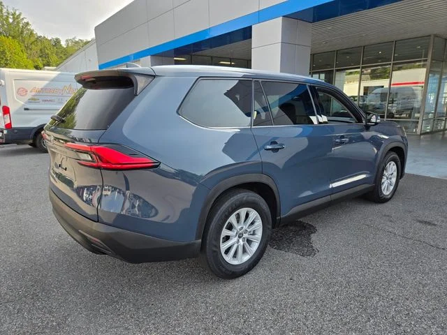 Used 2024 White Toyota XLE image 9