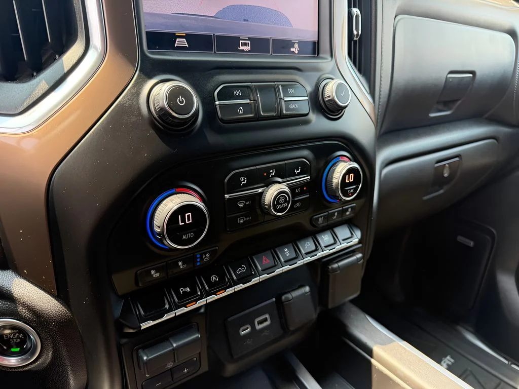 Used 2021 Northsky Blue Metallic Chevrolet High Country image 27