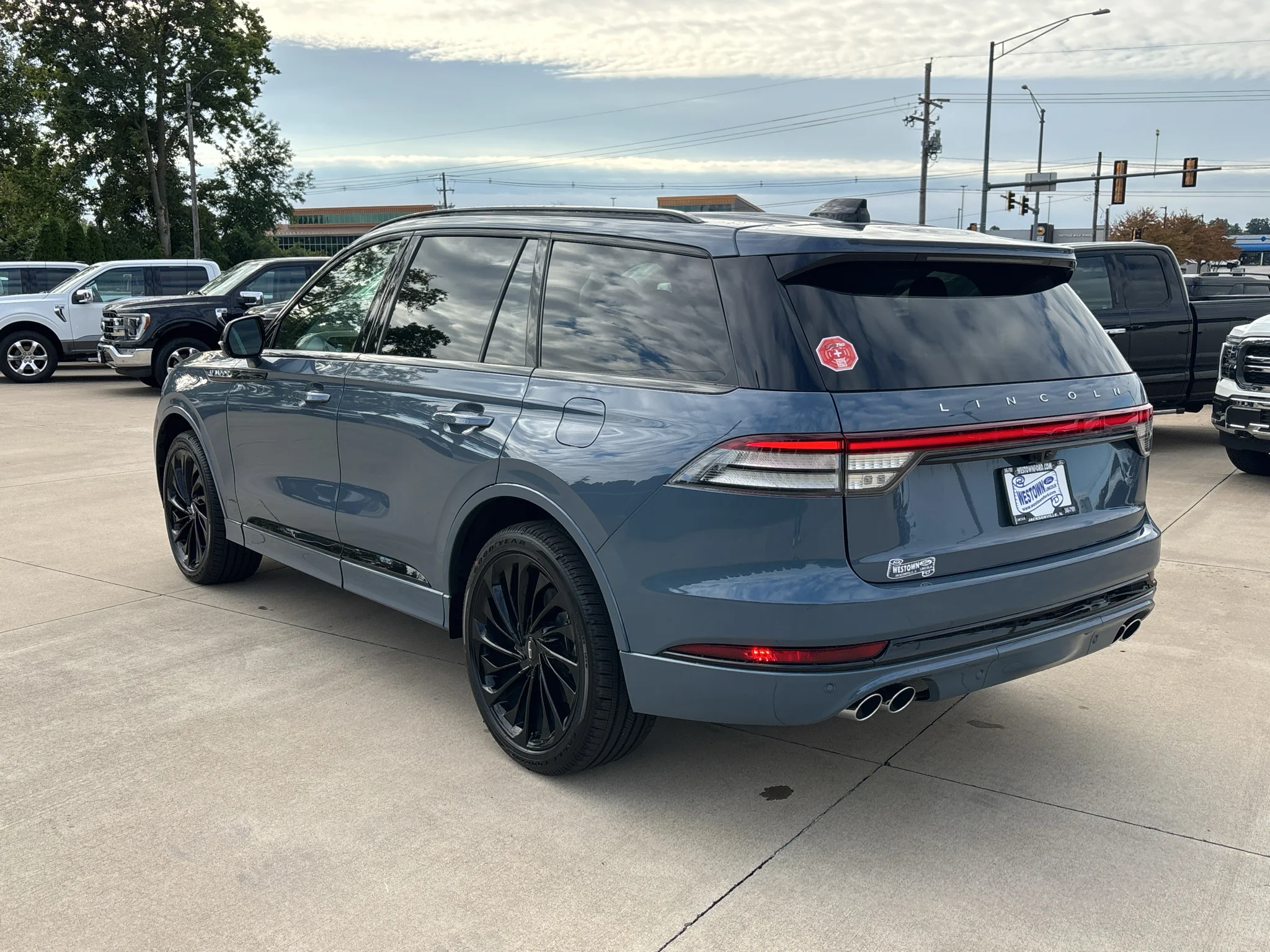 New 2026 Whisper Blue Metallic Clearcoat Lincoln Reserve® image 6