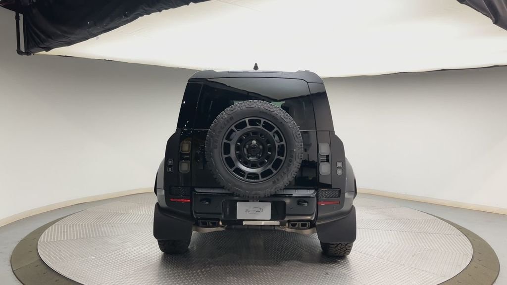 New 2026 Narvik Black Land Rover OCTA image 3