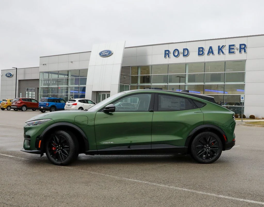 2025 Ford Mustang-Mach-e Premium's photo