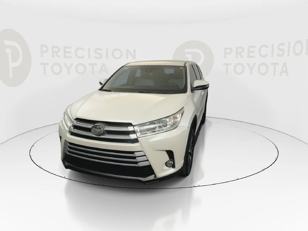 Used 2019 Blizzard Pearl Toyota LE Plus image 7