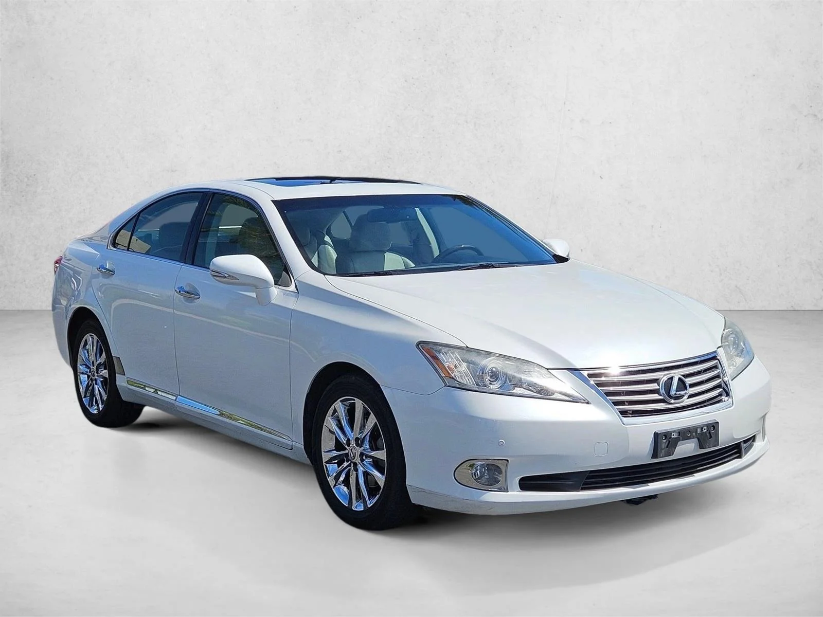 Used 2010 Starfire Pearl Lexus  image 3