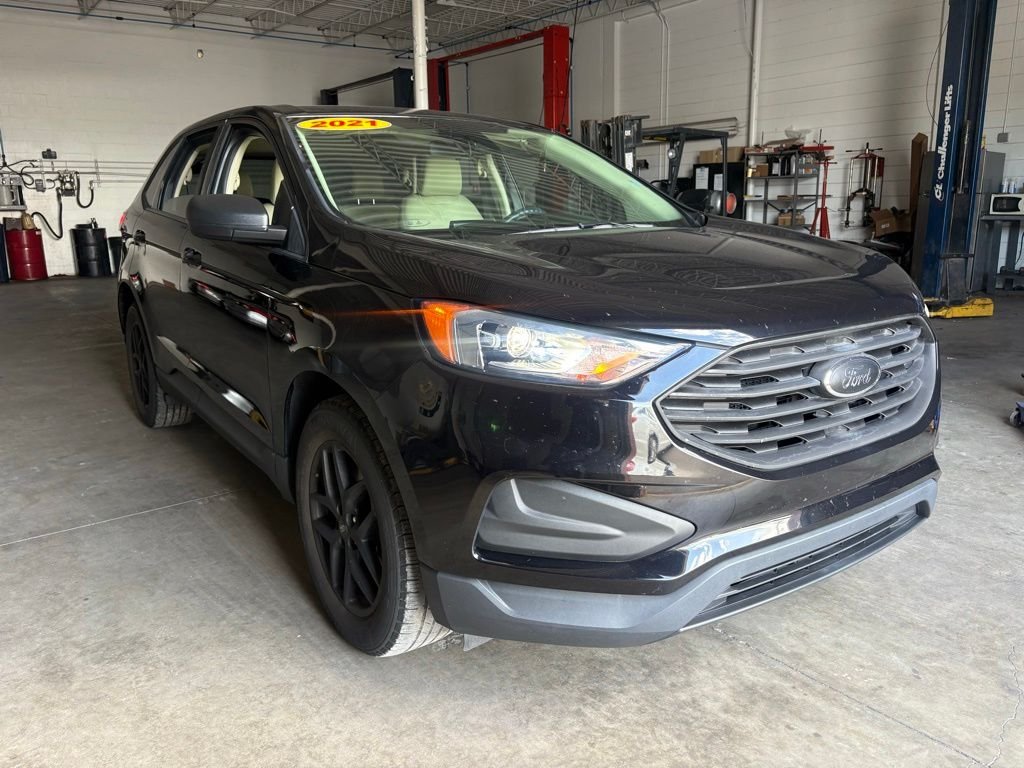 2021 Ford Edge SE's photo