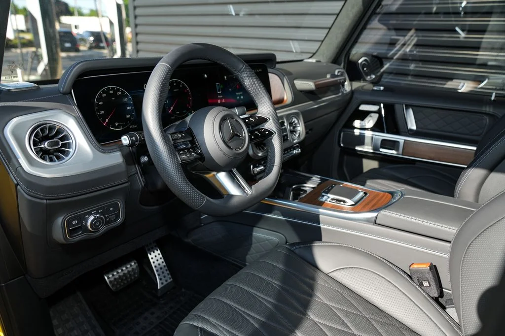 Used 2026  Mercedes-Benz G 550 image 4