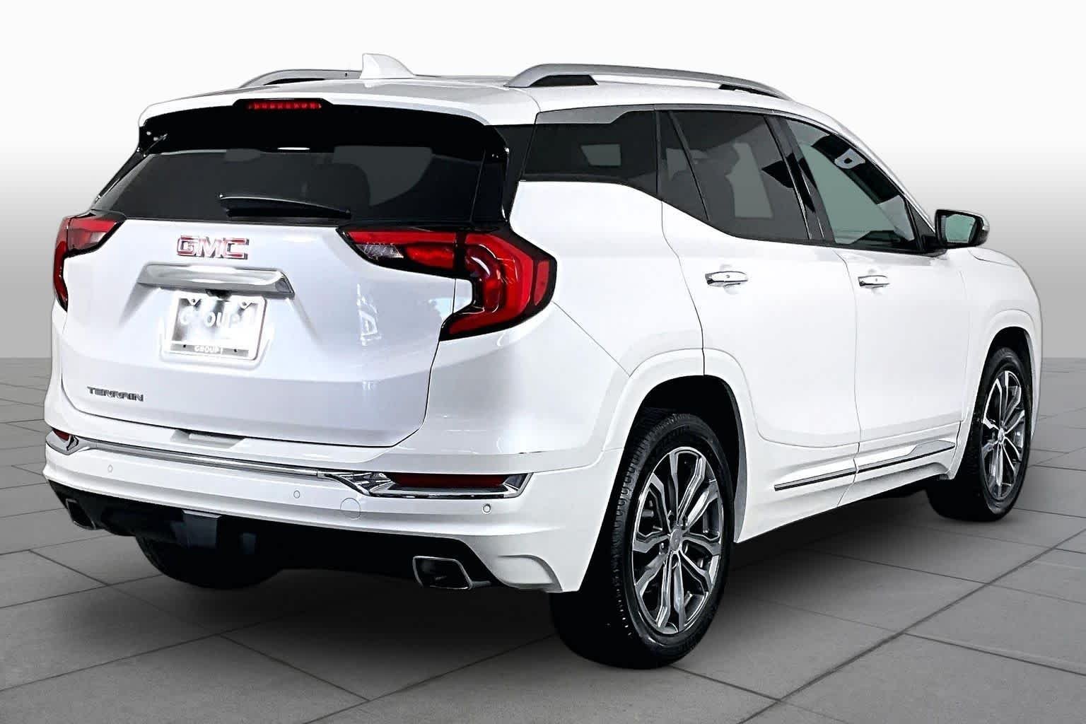 Used 2020 WHITE FROST TRICOAT GMC Denali image 12