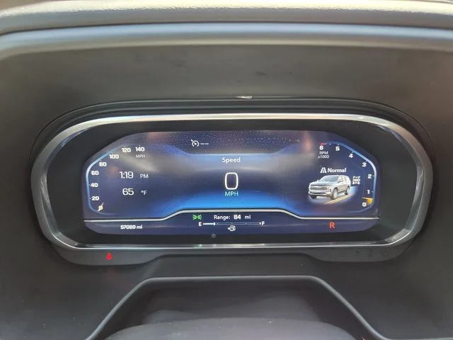 Used 2023 White Chevrolet Z71 image 27