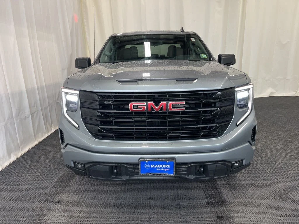 Used 2023 Silver GMC Elevation image 26