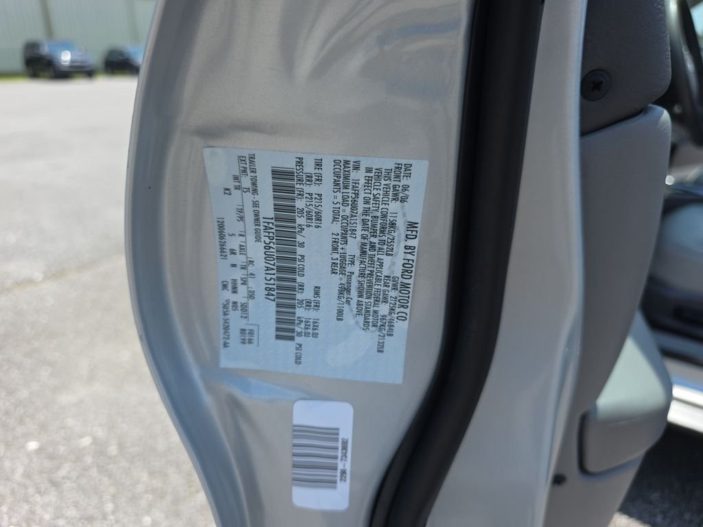 Used 2007 Silver Frost Clearcoat Metallic Ford SEL image 31