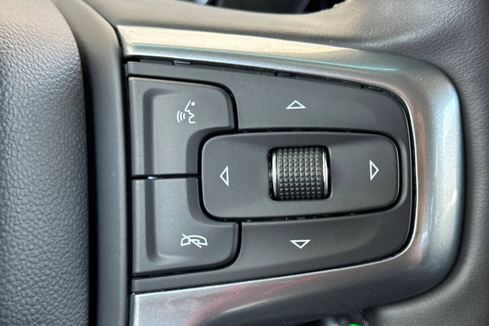Used 2024 Summit White Chevrolet LTZ image 26