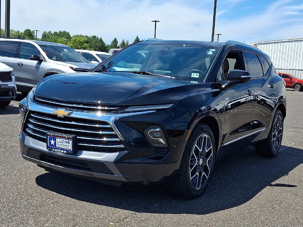 Used 2025 Black Chevrolet Premier image 5
