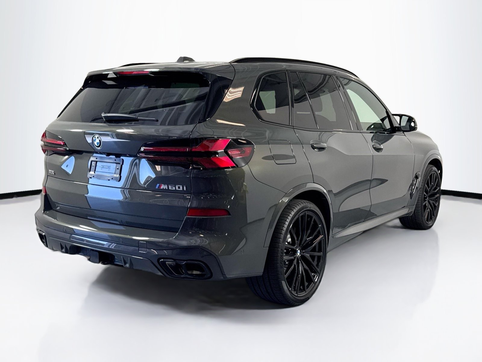 Used 2026 Dravit Grey Metallic BMW M60i image 9