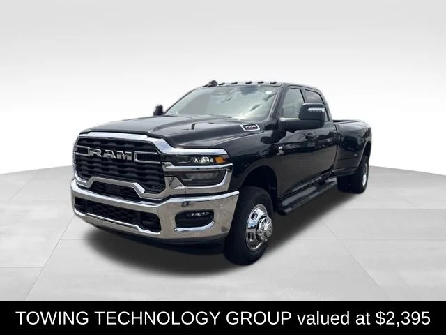 New 2026 Diamond Black Crystal Pearl-Coat Exterior Paint RAM Tradesman image 5