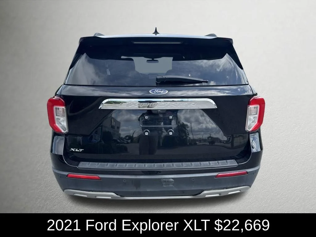 Used 2021 Black Ford XLT image 4