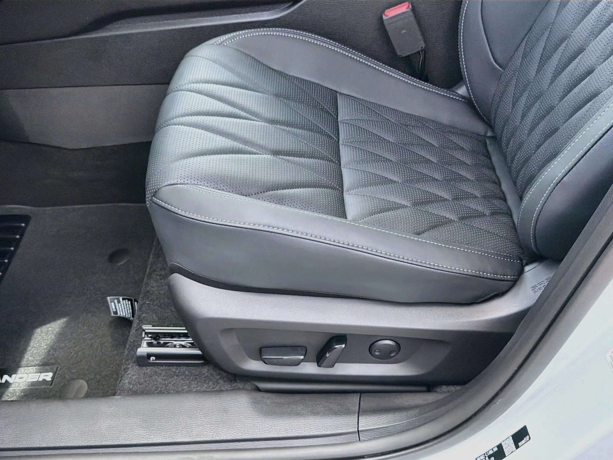 New 2026 White Diamond/Black Roof Mitsubishi BLACK EDITION 2WD image 19