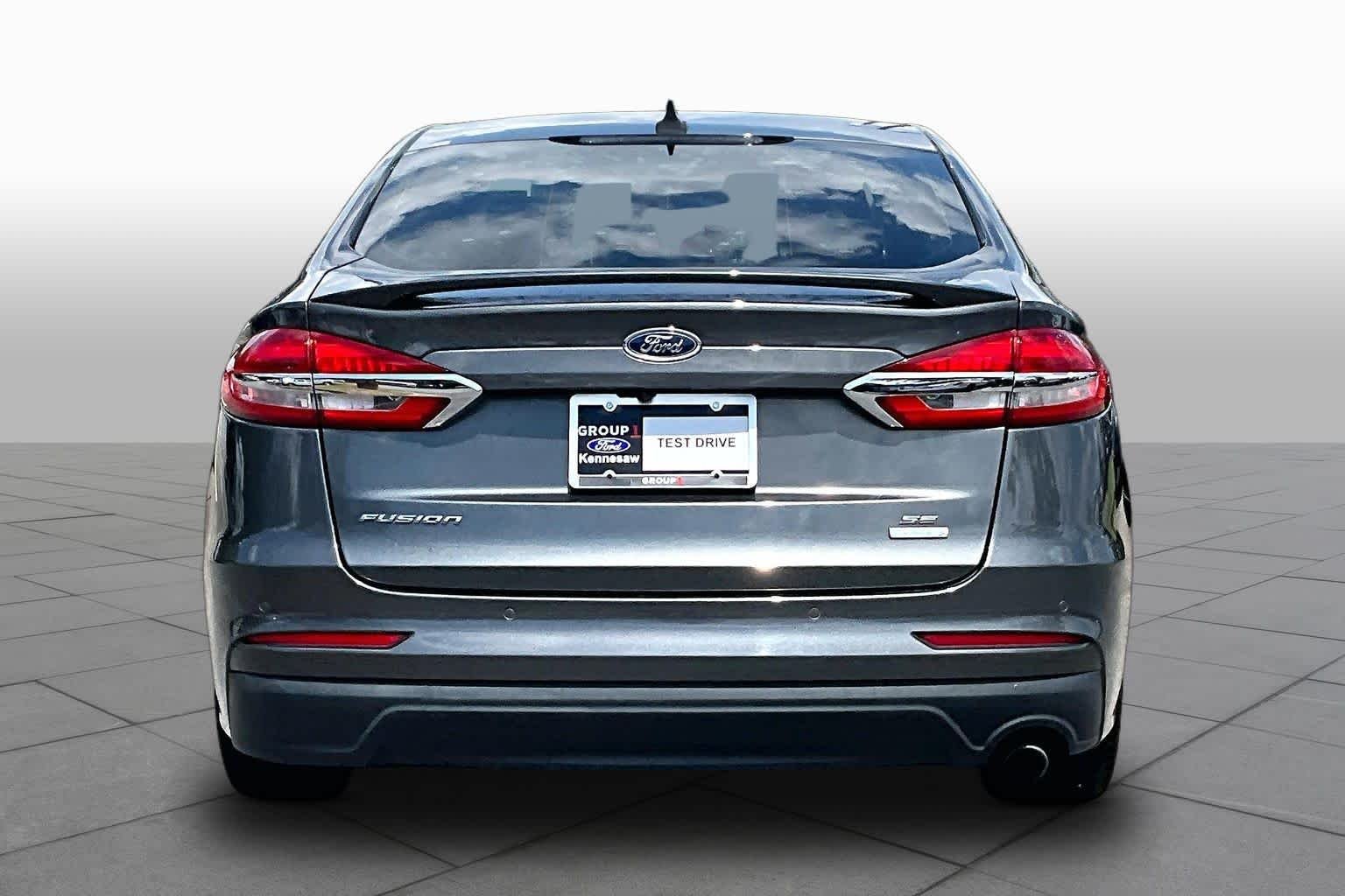 Pre-Owned 2019 Ford Fusion SE