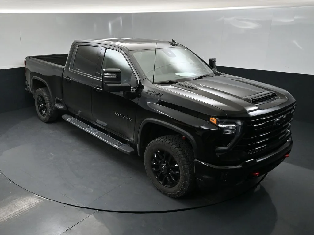 Used 2025 Black Chevrolet LTZ image 13