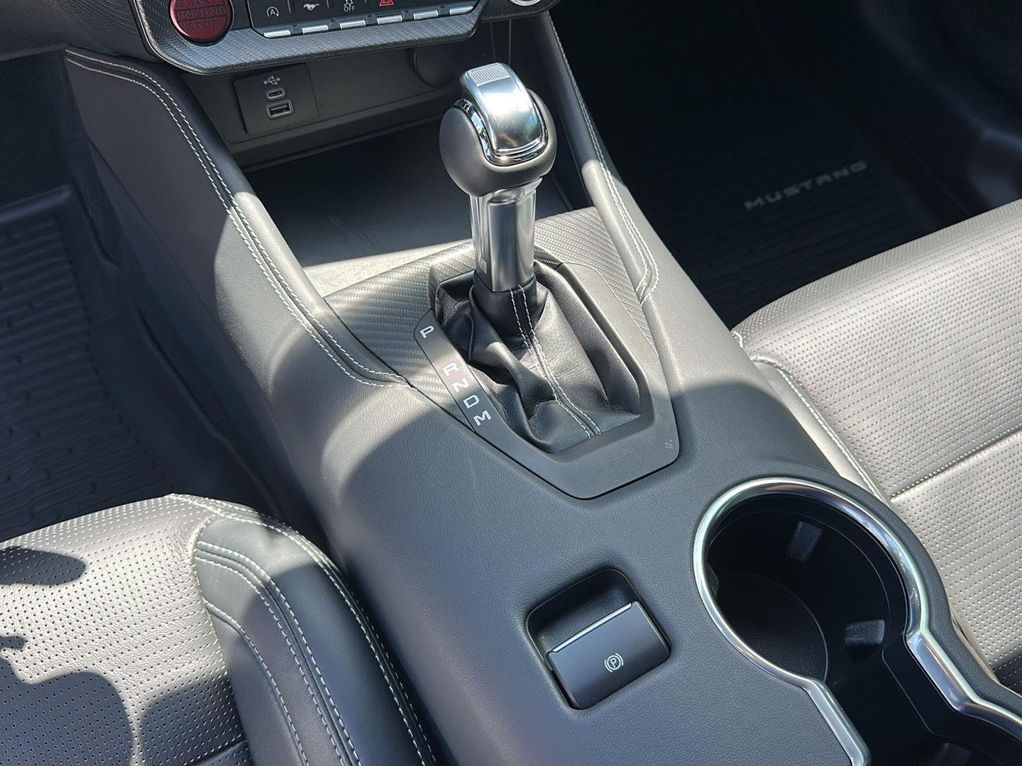 Certified Used 2025 Molten Ford GT Premium image 19