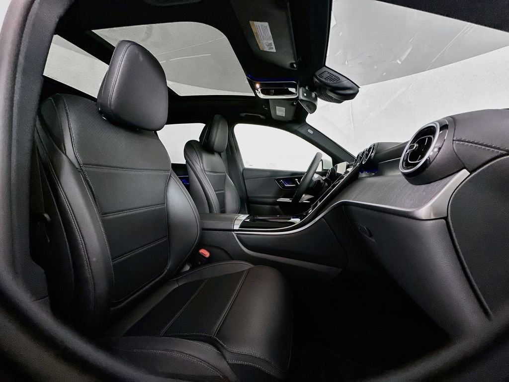 Used 2023 White Mercedes-Benz GLC 300 image 29
