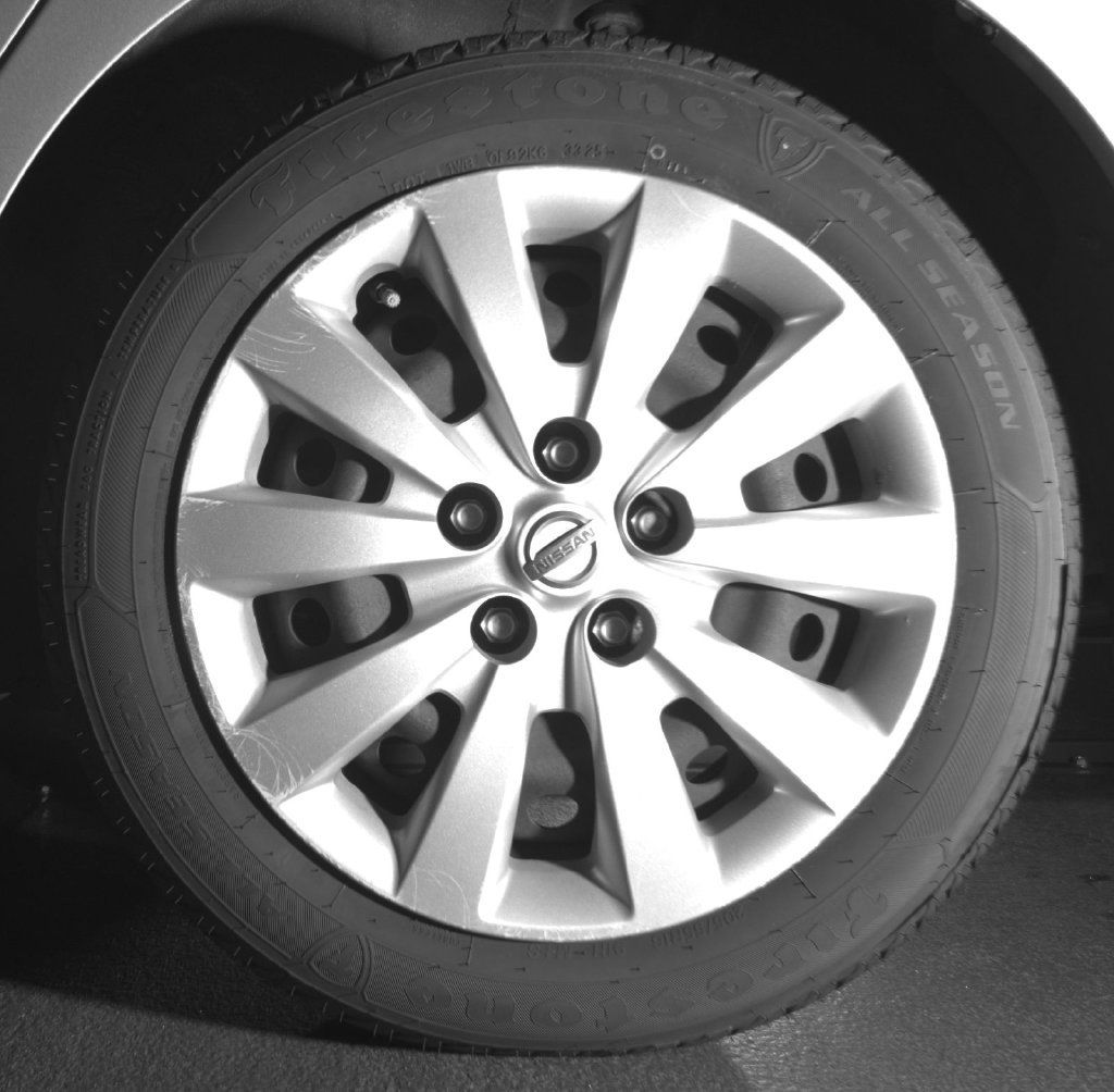 Used 2015 Silver Nissan SV image 26