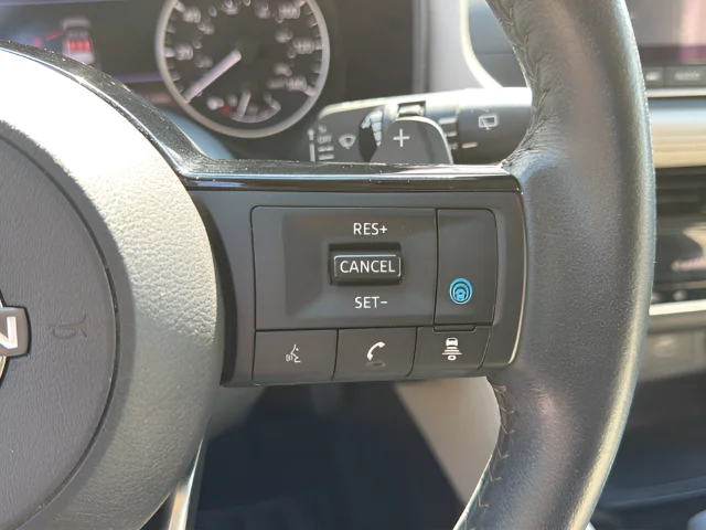 Used 2023 Red Nissan SL image 15