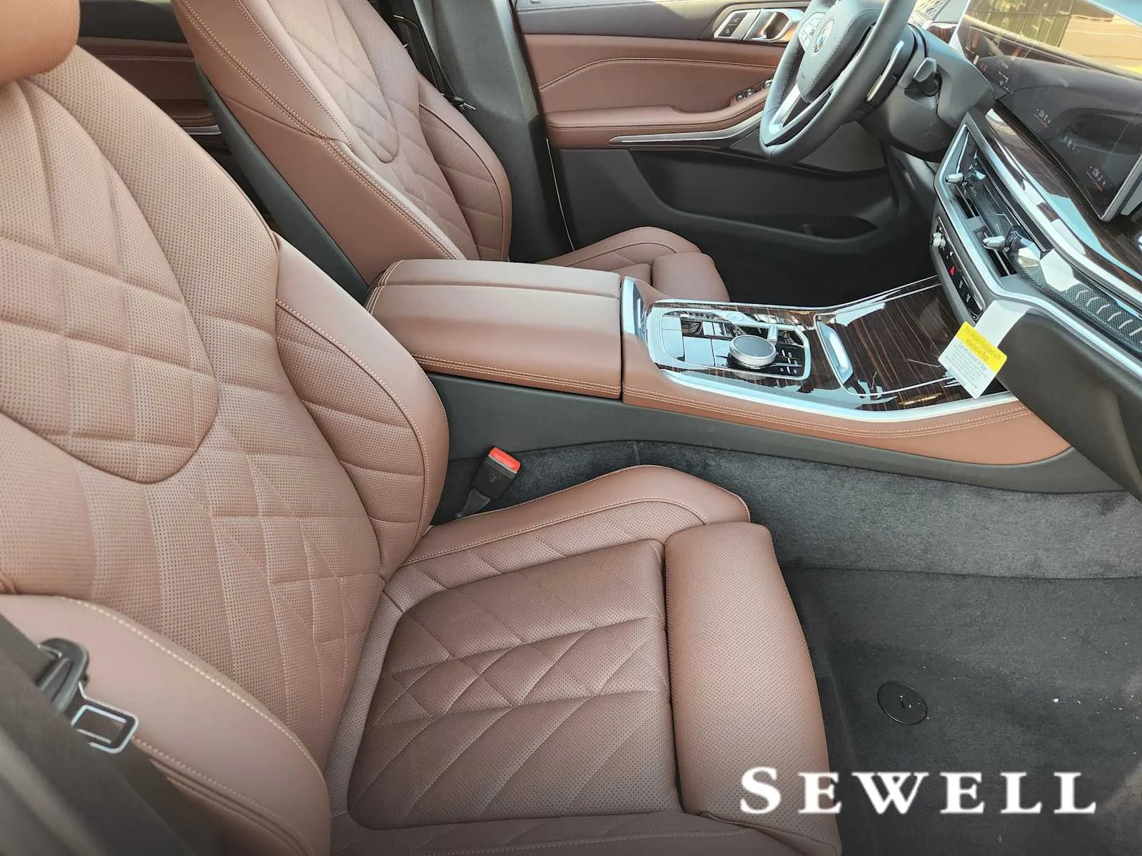 New 2026 Mineral White Metallic BMW sDrive40i image 5