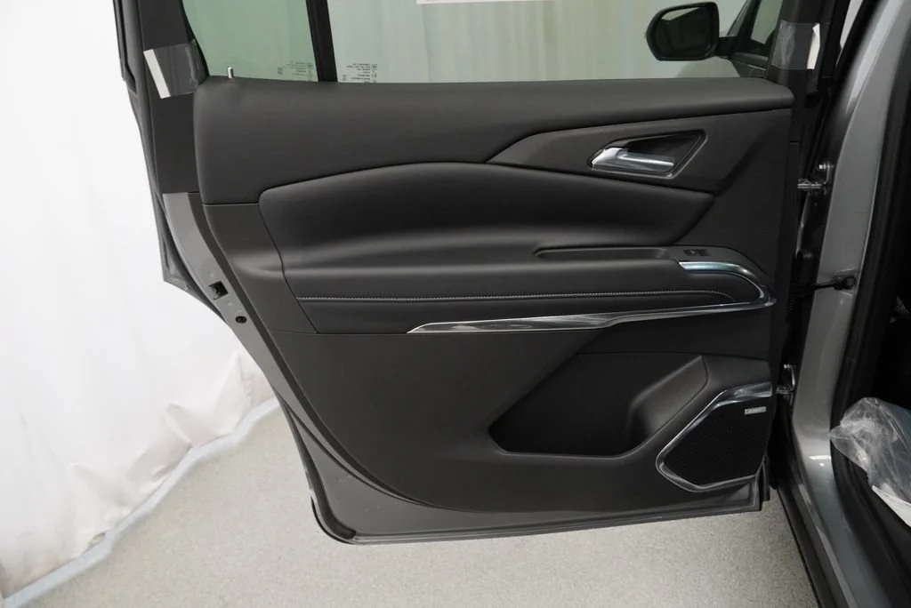 New 2027 Sterling Gray Metallic Chevrolet LT image 25