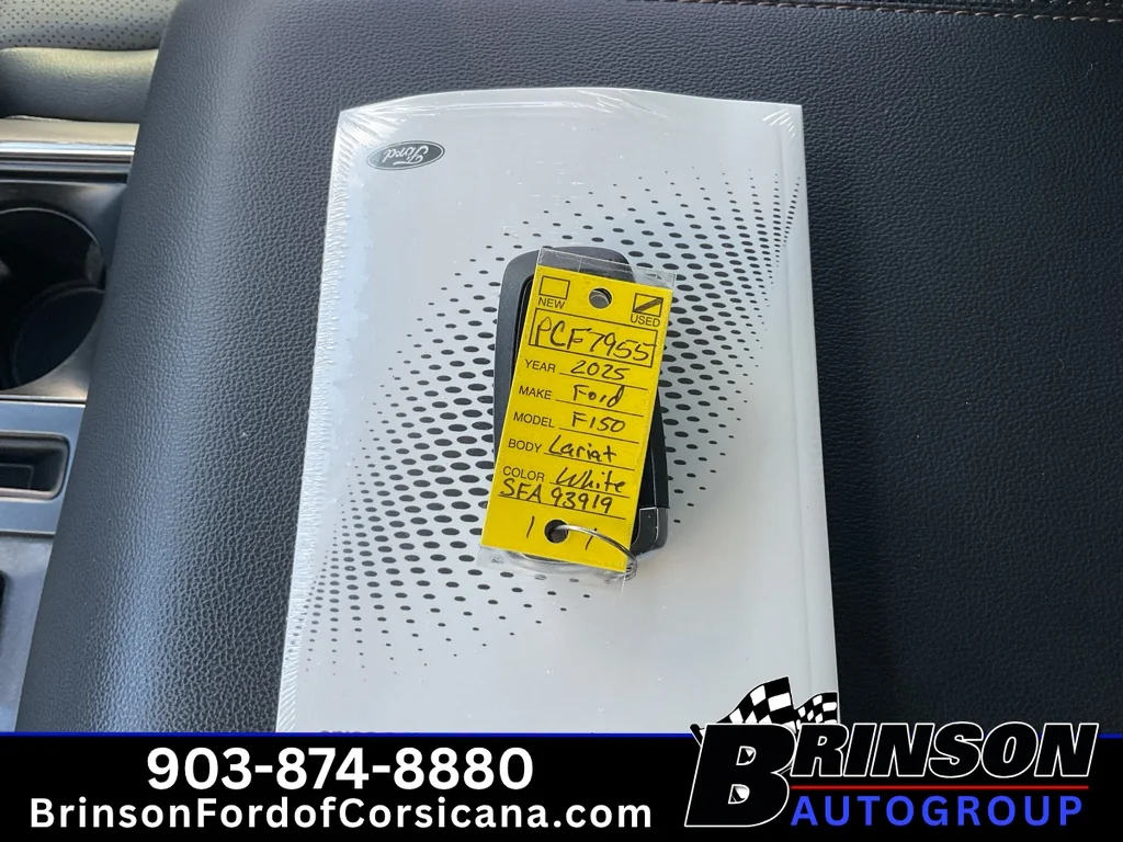 Used 2025 Oxford White Ford LARIAT image 34