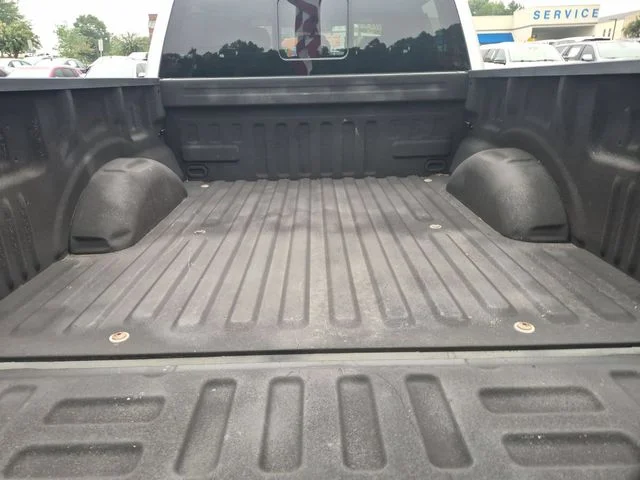Used 2019 Silver Ford XLT image 31