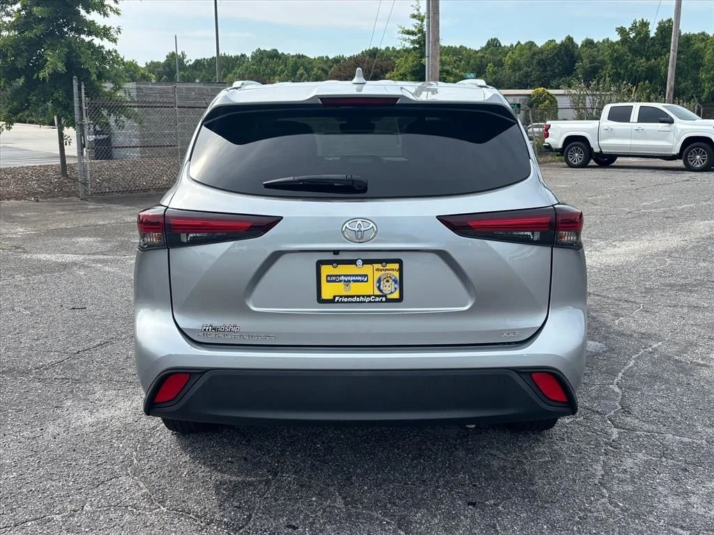 Used 2024 Silver Toyota XLE image 25