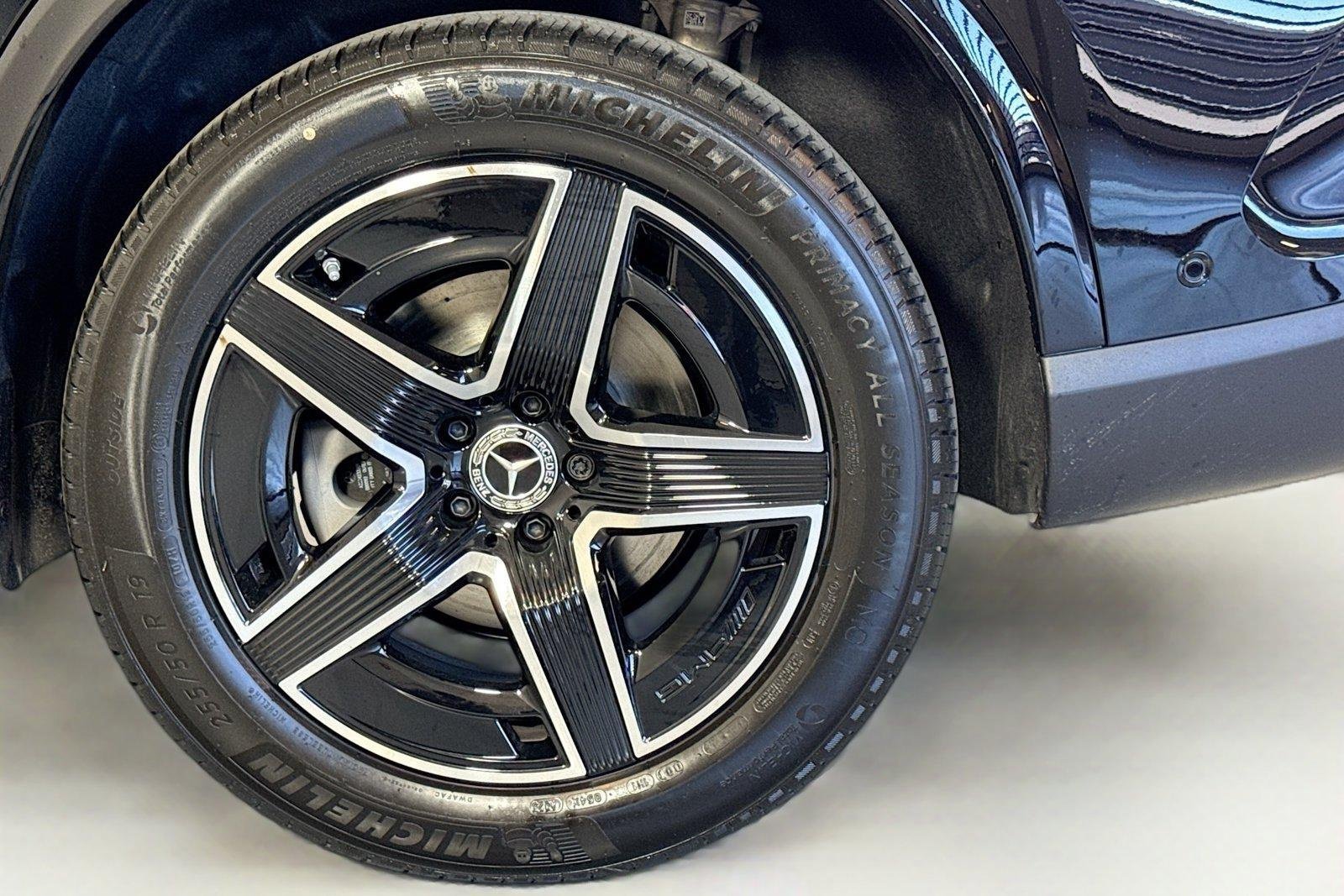 New 2026 Black Mercedes-Benz GLC 300 image 28