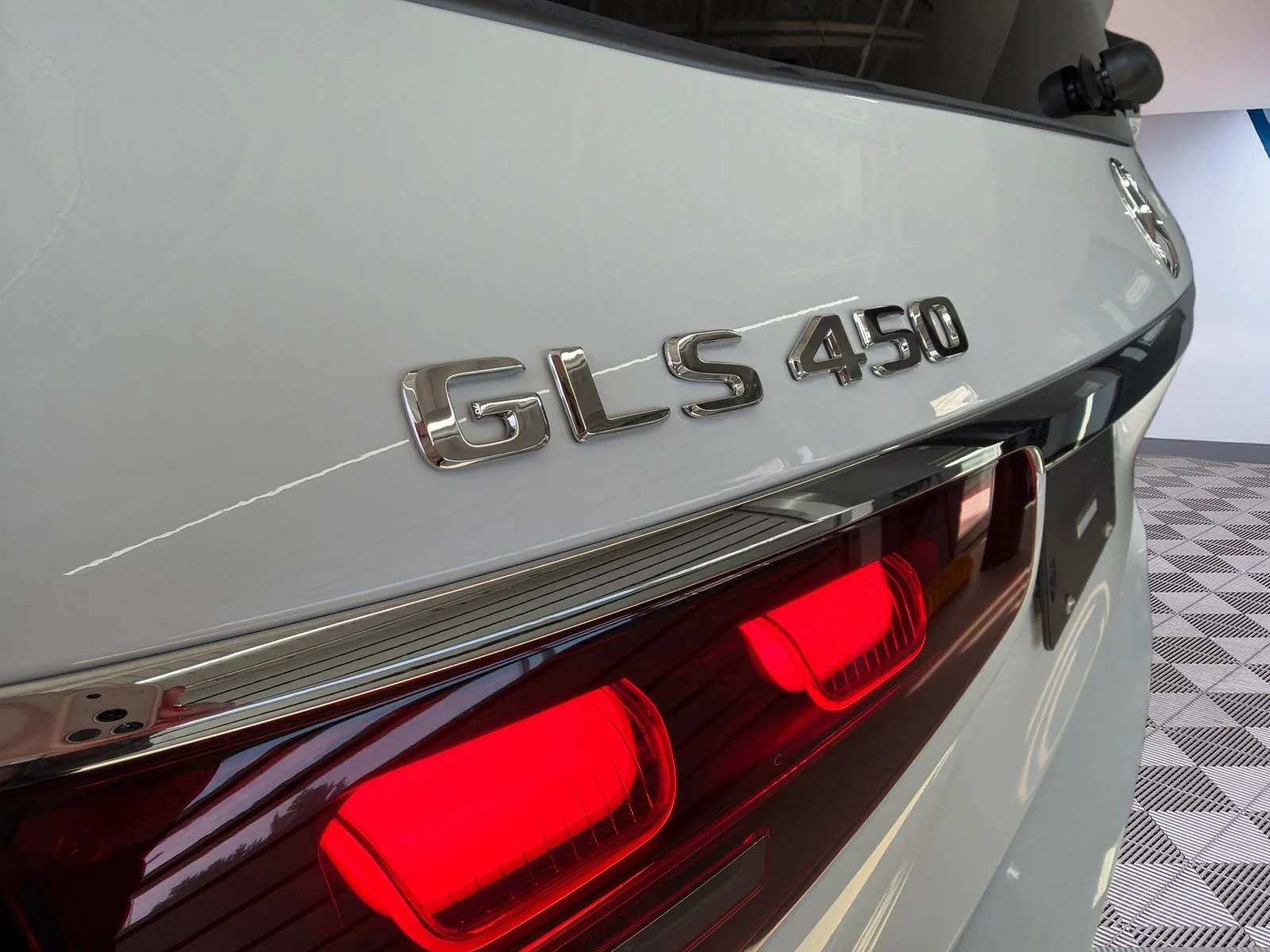 New 2026 White Mercedes-Benz Gls 450 4matic Suv image 33