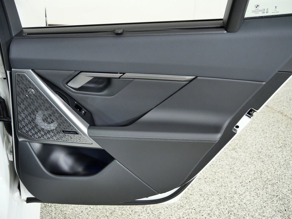 New 2026 Alpine White BMW Base image 25